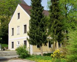 Geburtshaus Anton Bruckners in Ansfelden (Quelle:Dergreg:, Ansfelden bruckner geburtshaus, CC BY-SA 3.0) Geburtshaus Anton Bruckners in Ansfelden